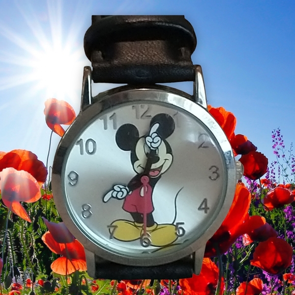 Mickey Mouse Watch - Picture 1 of 8
